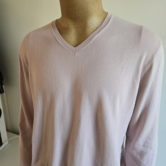 Black Brown 1826 V-Neck Sweater - Soft Pink - Picture 3 of 14